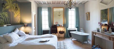 13 bedrooms, iron/ironing board, free WiFi