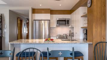 Leilighet, 3 soverom, 2 bad | Eget kjøkken | Kjøleskap, mikrobølgeovn, ovn og kokeplater