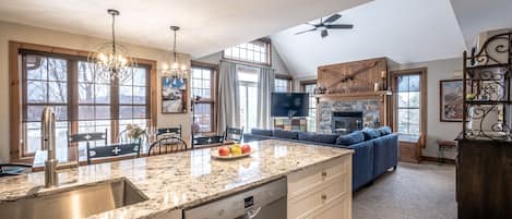 Les Falaises 134-12 | Private kitchen | Full-size fridge, microwave, oven, stovetop