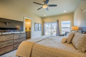 4 bedrooms, iron/ironing board, WiFi, bed sheets