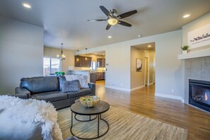 TV, fireplace, offices