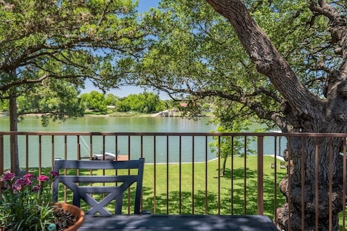 Burl Wood Cabin Lakefront w/ Shaded Yard & Fishing