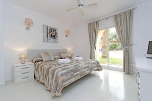 3 soverom, strykejern/-brett, wi-fi og sengetøy