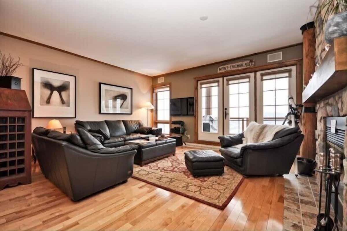 Equinoxe 170-11 | Living room
