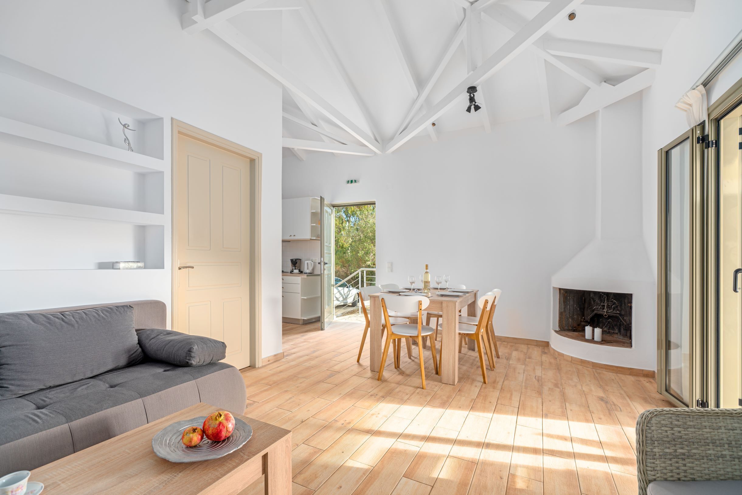 家庭別墅, 3 間臥室, 私人泳池 | 客廳 | 28 吋平面電視連衛星電視頻道、電視