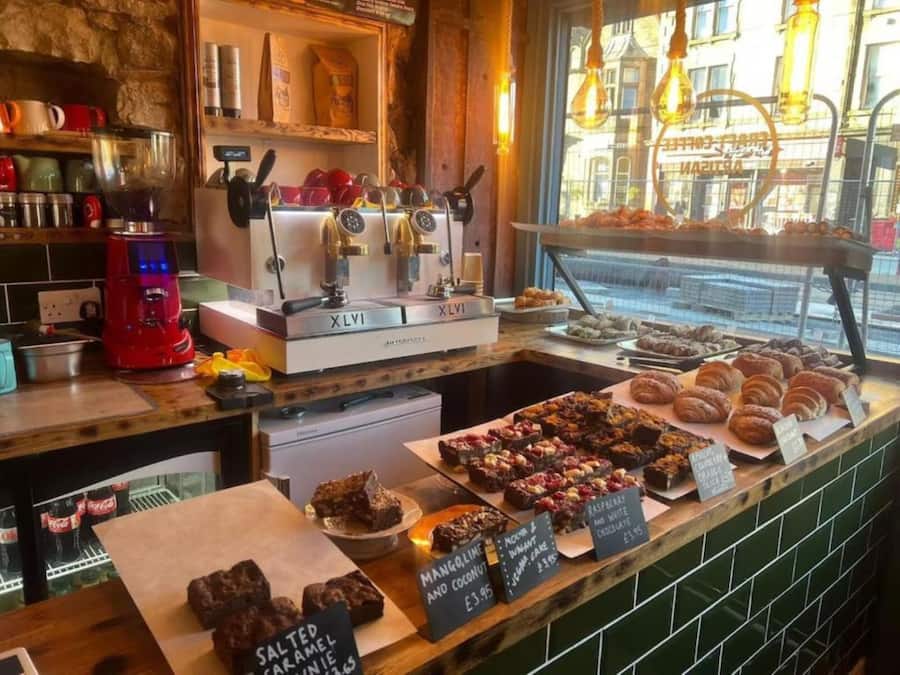 Daily English breakfast (GBP 15 per person)