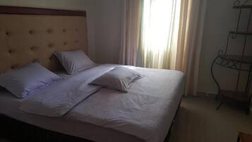 Double Room, Lake View | 2 bedrooms, desk, free WiFi, bed sheets
