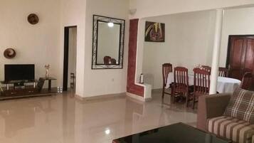 Free daily local cuisine breakfast