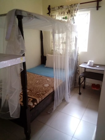 Wifi gratis y ropa de cama