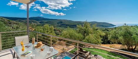 Bungalow familiar, 2 habitaciones, vista al mar | Vista del balcón