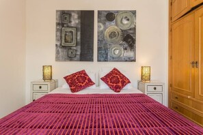 3 chambres, fer et planche à repasser, lit de bébé portatif, Wi-Fi