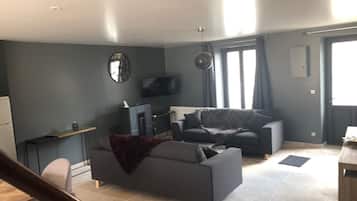 House, Ensuite | Lounge