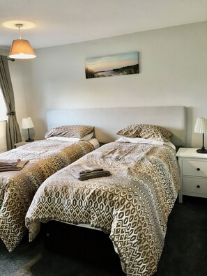 2 bedrooms, Egyptian cotton sheets, iron/ironing board, WiFi