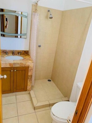 Bathroom - Estudio B. Estudio centrico y muy comodo (Puerto Vallarta)
