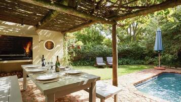 Comfort House, Private Pool (The Bolt Hole) | Terrace/patio