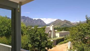 Rumah Klasik, balkon (The Map Room) | Pemandangan gunung