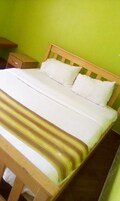Double Room | Desk, free WiFi, bed sheets