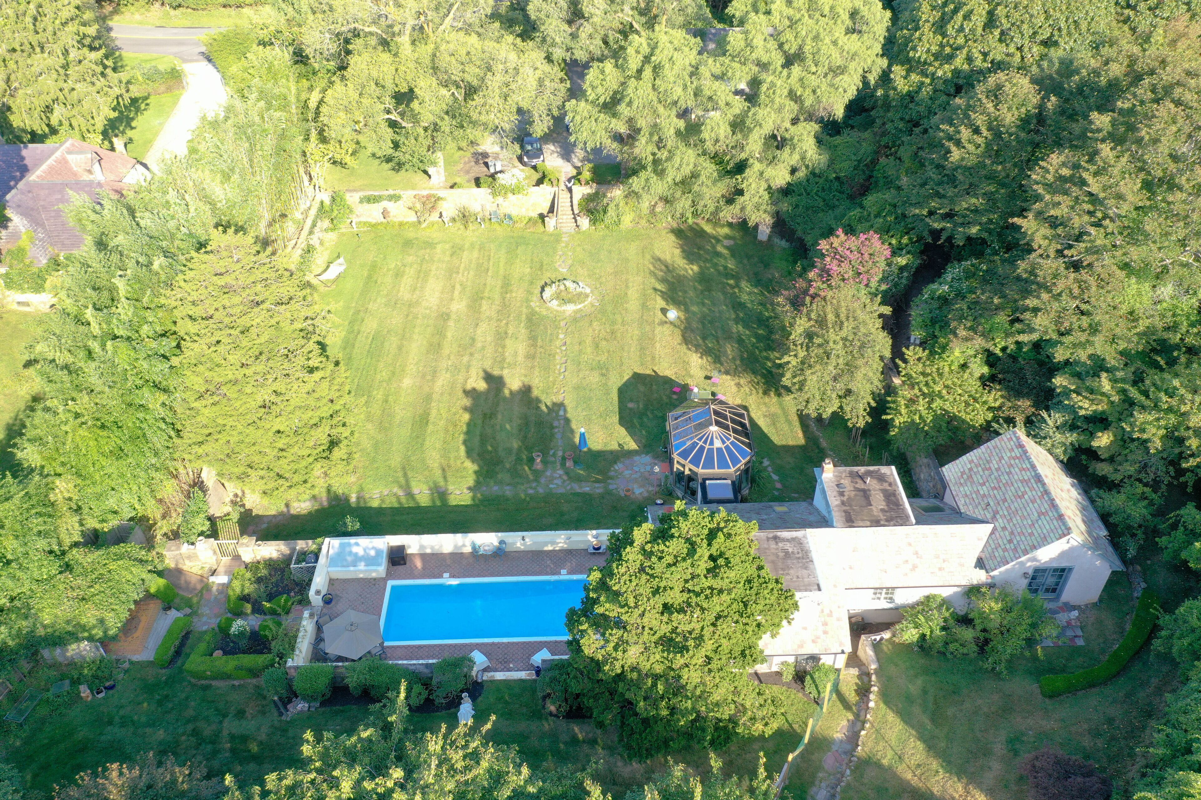 Secluded English stone cottage set on 1.5 acres with heated pool & conservatory