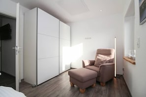 Apartment | Wohnbereich | Flachbildfernseher