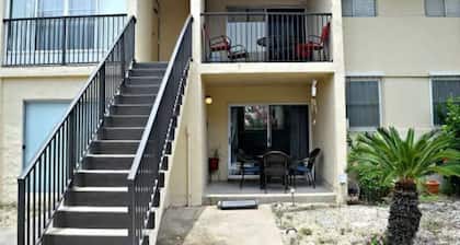Waterview penthouse condo on inter coastal waterway with pool