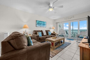 TV - Villa Madeira #605 3 Bedroom 2 Bath Unit WIFI (Madeira Beach)