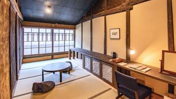 Twin Room | Living area