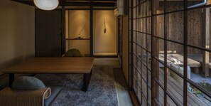 Room - NIPPONIA HOTEL Ozu Castle Town (Ozu)