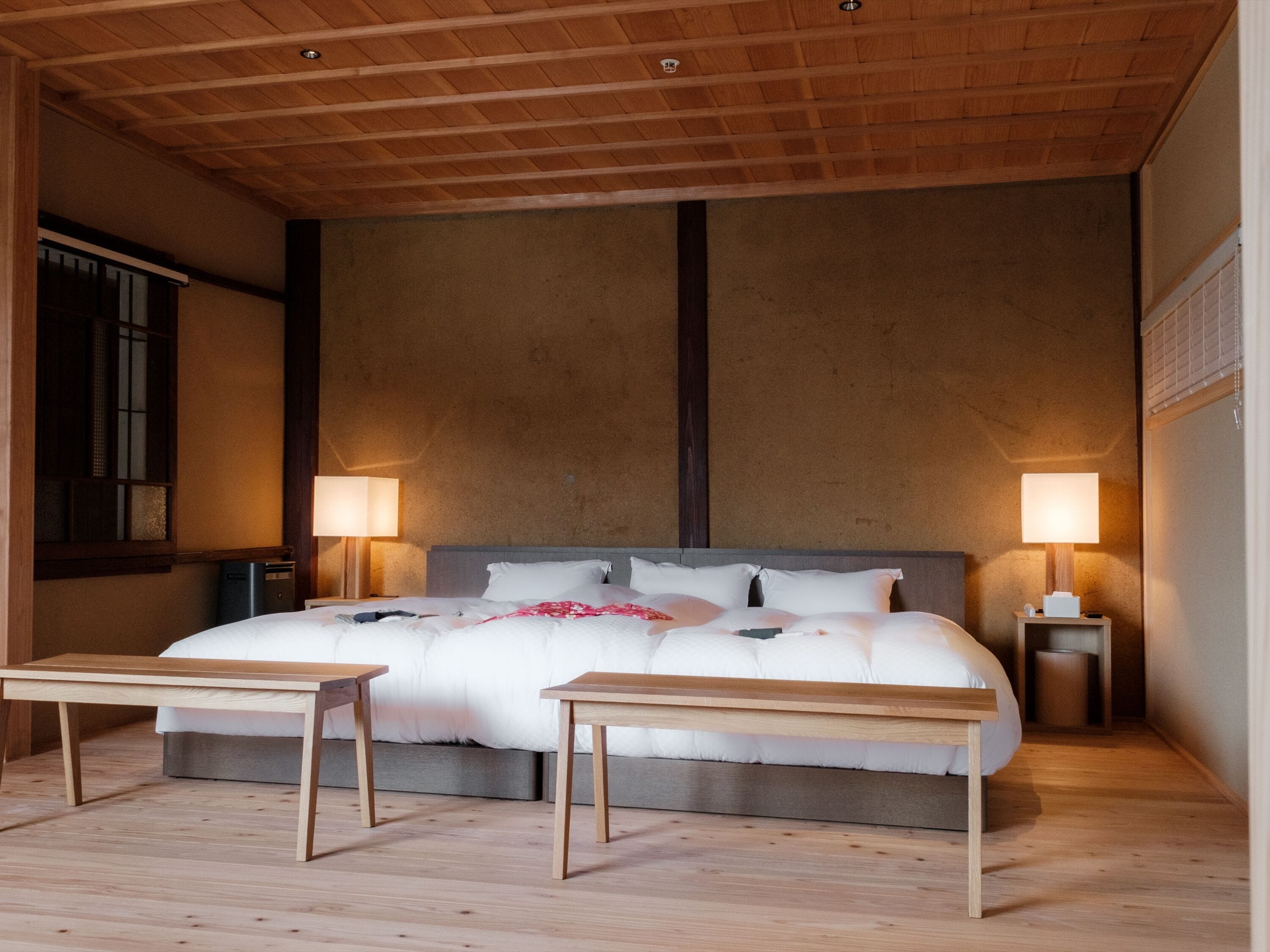 ミニバー、WiFi (無料)