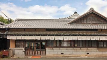 施設の正面
