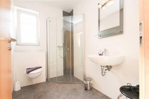 Apartment, 2 Bedrooms | Bathroom
