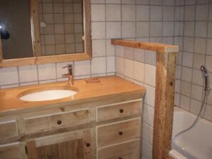 Chuveiro/banheira combinados, produtos de toalete biodegradáveis