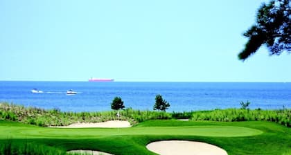 Bay Creek Meets Historic Cape Charles! pool access!