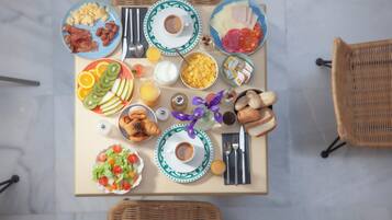 Frühstücksbuffet am Wochenende gegen Gebühr