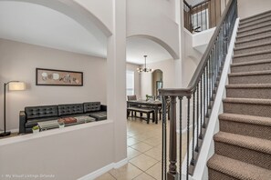 Hus (5 Bedrooms) | Stue | Tv