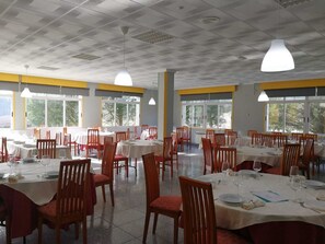 Tägliches inbegriffenes großes Frühstück