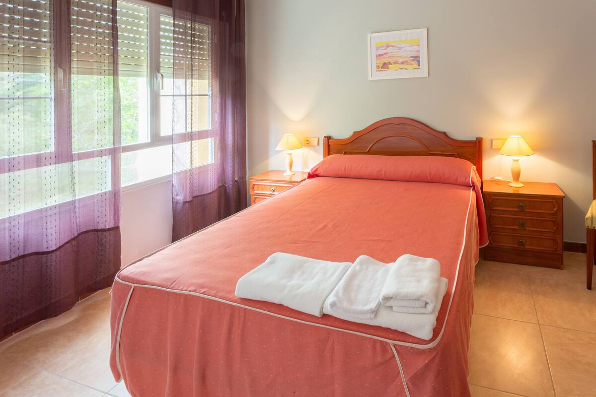 Basic-Doppelzimmer | Kostenlose Babybetten