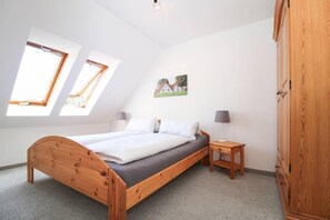 Apartment, 2 Schlafzimmer, Terrasse | 2 Schlafzimmer, kostenloses WLAN, Bettwäsche