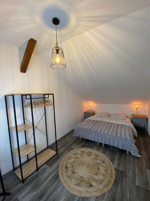 2 quartos, ferros/tábuas de passar roupa, Wi-Fi de cortesia