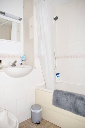 مناشف، صابون، شا�مبو