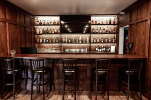 2 bars/lounges - Manistee National Golf and Resort (Manistee)