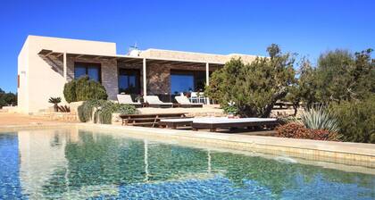 Romero en Can Corda, Chalet 4 Dormitorios 4 Baños con piscina en Cap de Barbaria Formentera