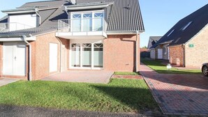 Front of property - Möhlendiek (Krummhoern)