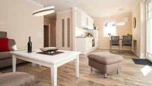 Apartment, 2 Bedrooms | Living room - Möhlendiek (Krummhoern)