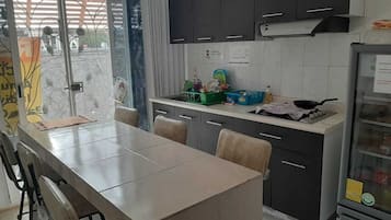 Refrigerador y microondas