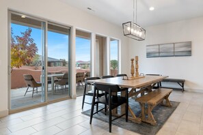 Dining - Arcadia 25 | Across From Resort Pool * 3 Master Suites * Balcony Views * Luxury (Santa Clara)