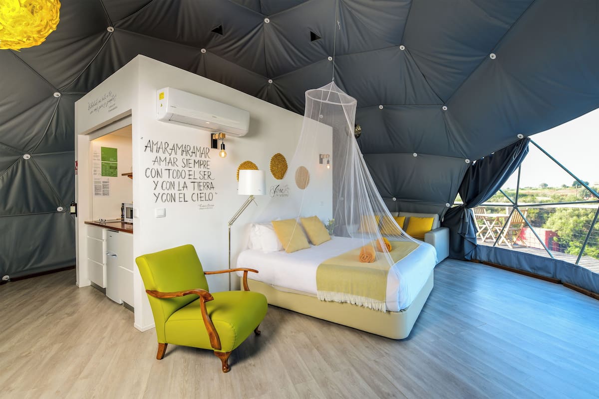 Dome Couple