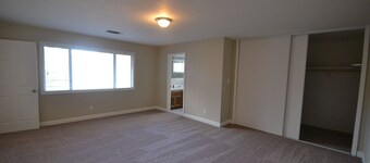 .Kaunis paikka soittaa kotiin ilman luottotarkistusta *** Mukava 3 sänkyä, 2 kylpyhuonetta kotiin.