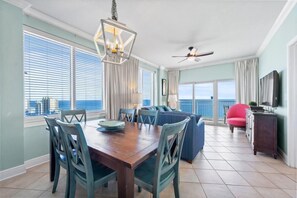 Condo, Multiple Beds (Crystal Tower 1801) | Dining