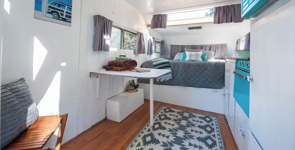 In-room safe, WiFi, bed sheets