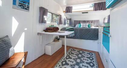 Campeur Vintage Ă Waypoint ~ Camping inclus ~ PrĂšs de Surf Beach & Downtown